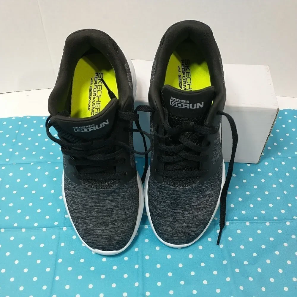 Skechers Womens Size 5.5 Go Run Goga Mat Black Sneakers